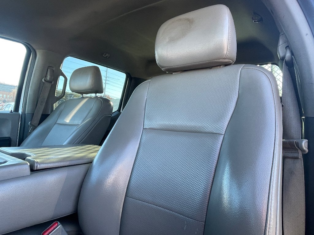 Used 2017 Oxford White Ford XL image 24