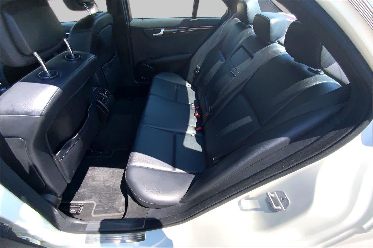 Used 2012 Arctic White Mercedes-Benz C 250 Luxury image 19