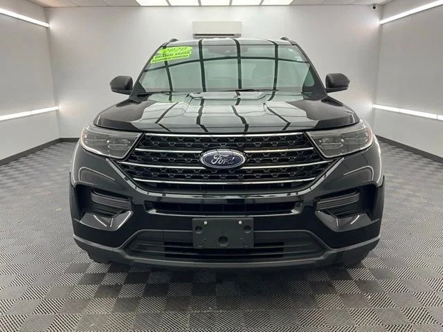 Used 2020 Black Ford XLT image 2