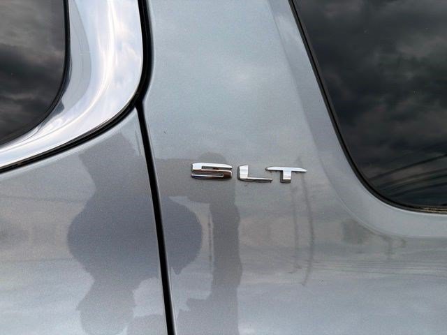 Used 2023 Sterling Metallic GMC SLT image 5
