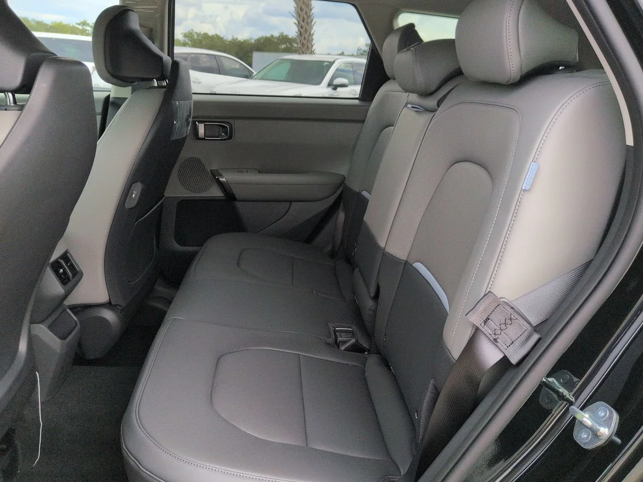 New 2027 Aurora Black Pearl Kia EX image 16