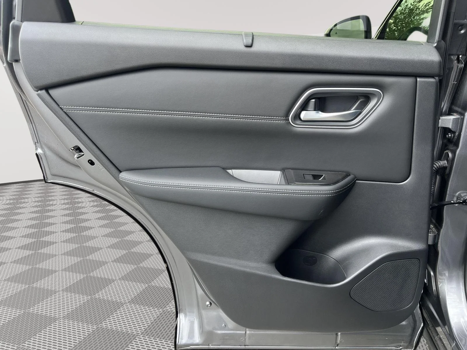 New 2026 Gun Metallic Nissan Platinum image 11
