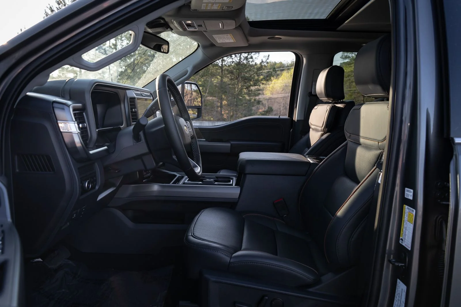 New 2026 Carbonized Gray Metallic Ford F-350® Lariat® image 27