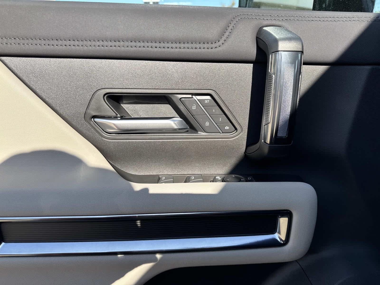 2026 GMC HUMMER EV 2X - Photo 11