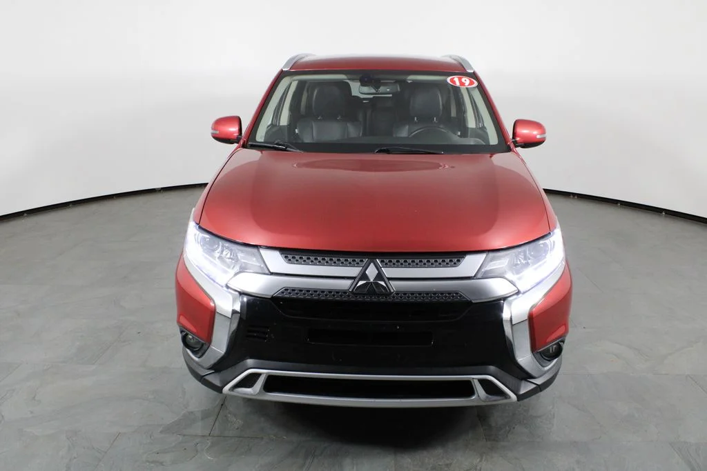 Used 2019 Red Mitsubishi ES image 12