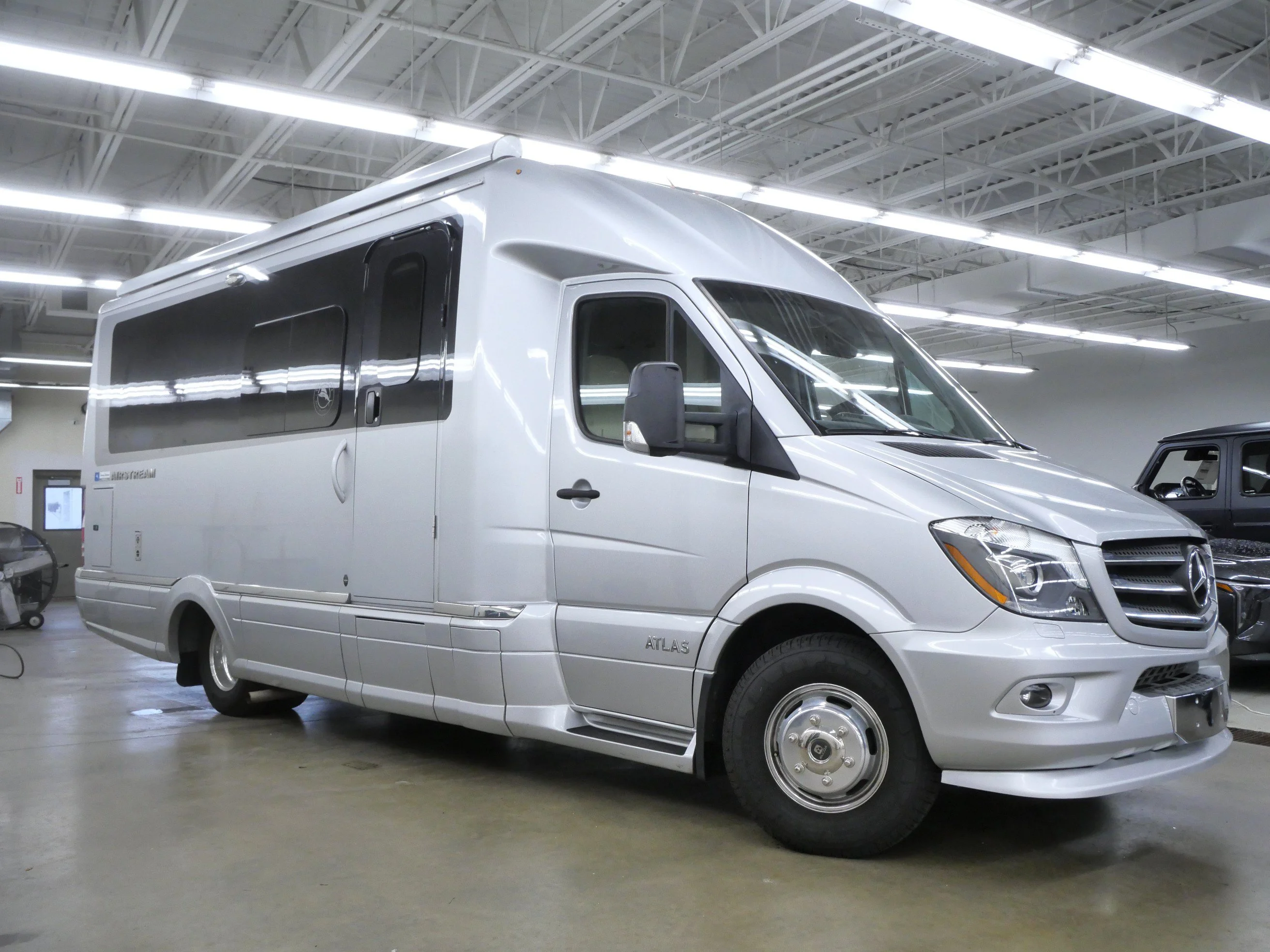 Used 2018 Silver Mercedes-Benz 3500 High Roof V6 170 RWD image 7