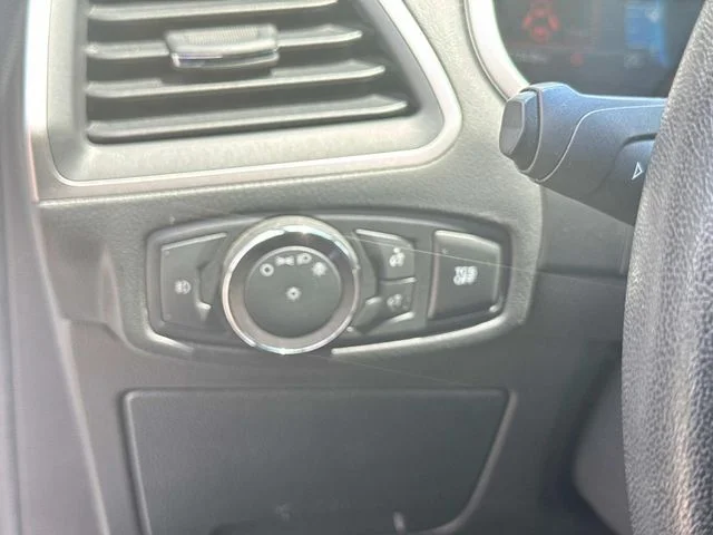 Used 2019 White Ford SEL image 29