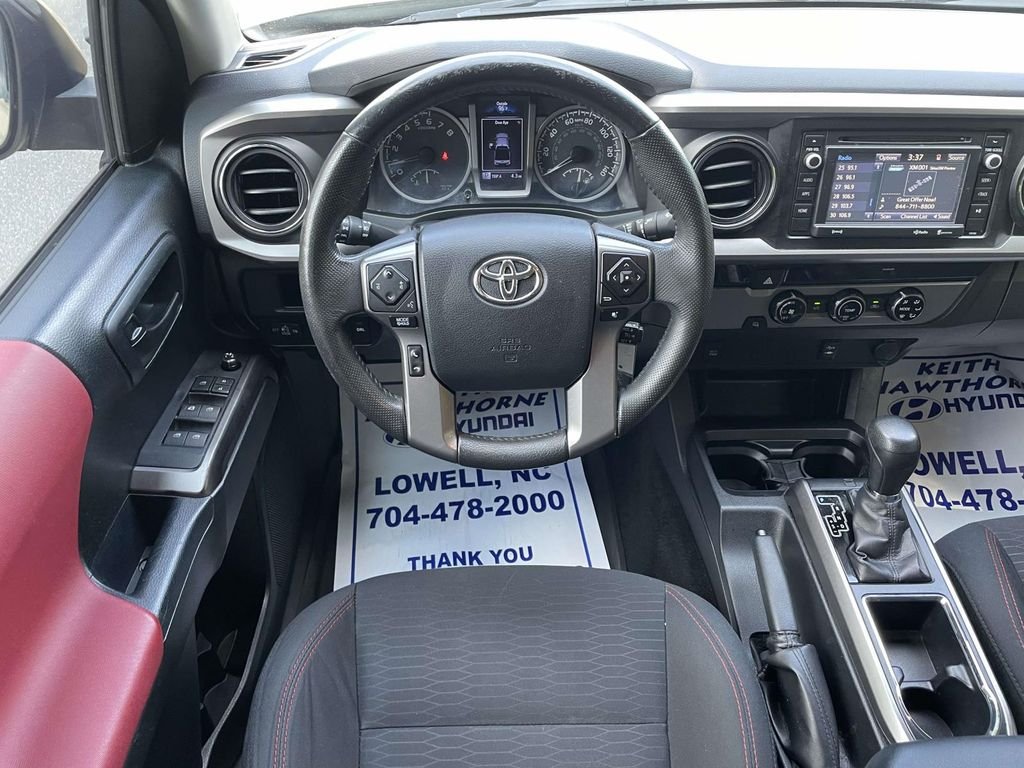 Used 2017  Toyota SR5 image 11