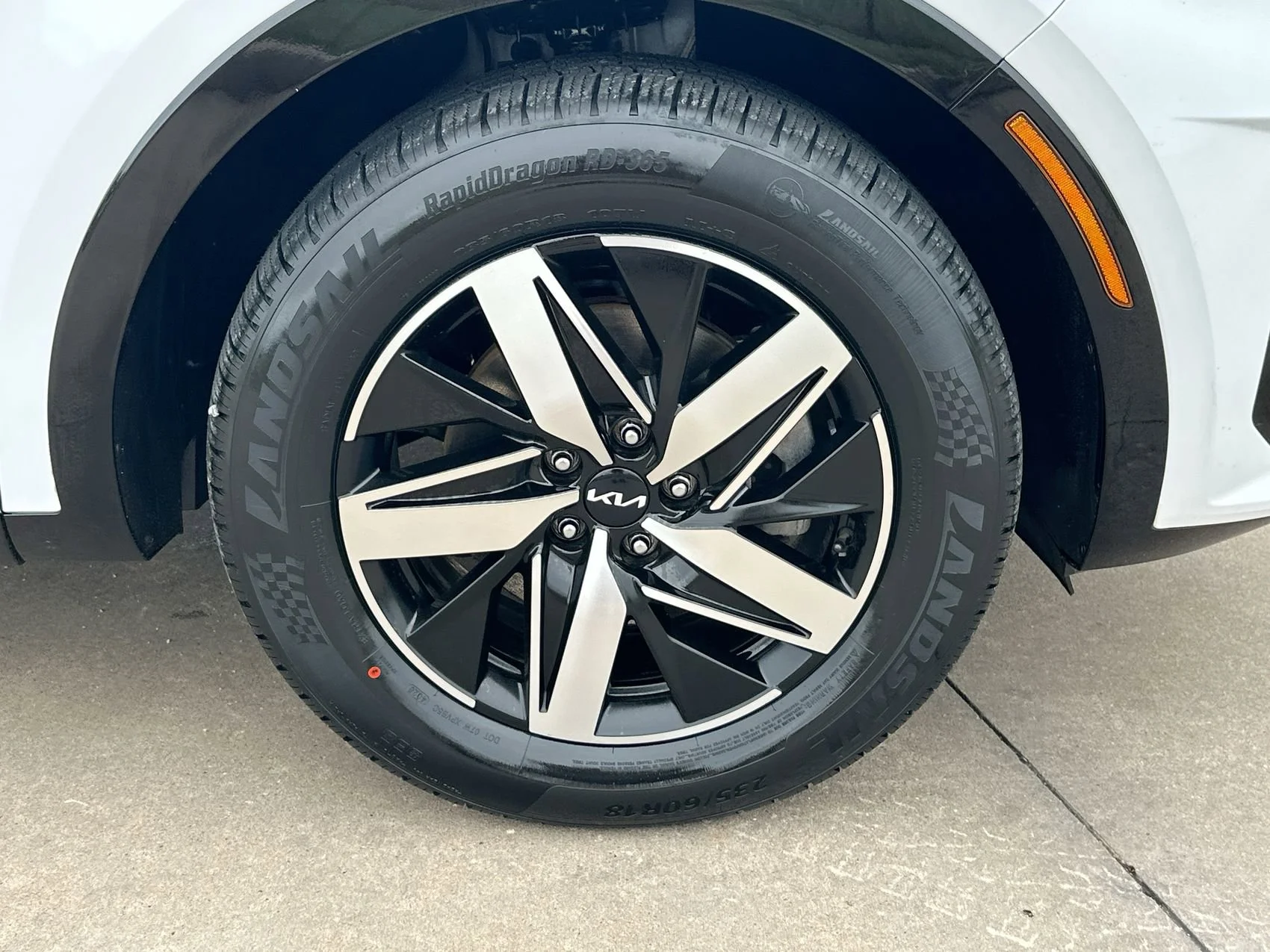 2022 Kia Sorento S - Photo 10