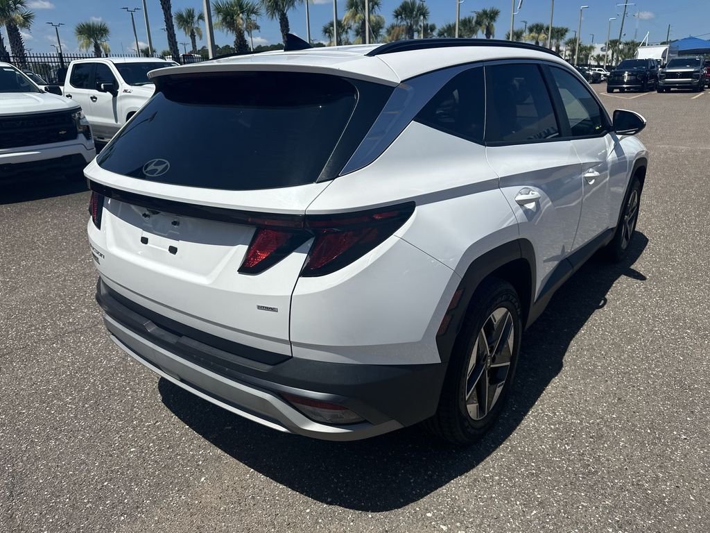 Used 2025 White Hyundai SEL image 16