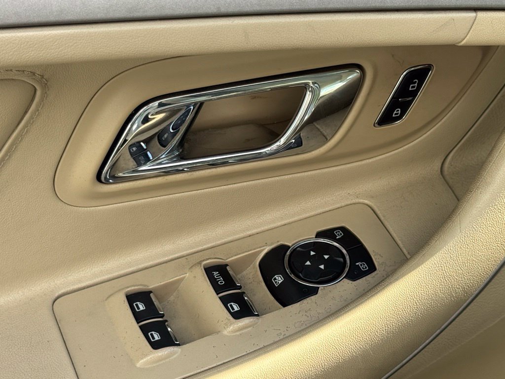 Used 2013 White Platinum Clearcoat Metallic Ford SEL image 9