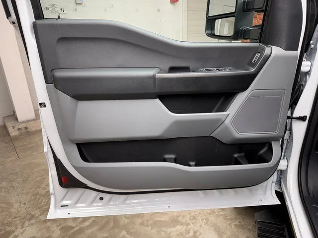 New 2026 Oxford White Ford F-450® XL image 10