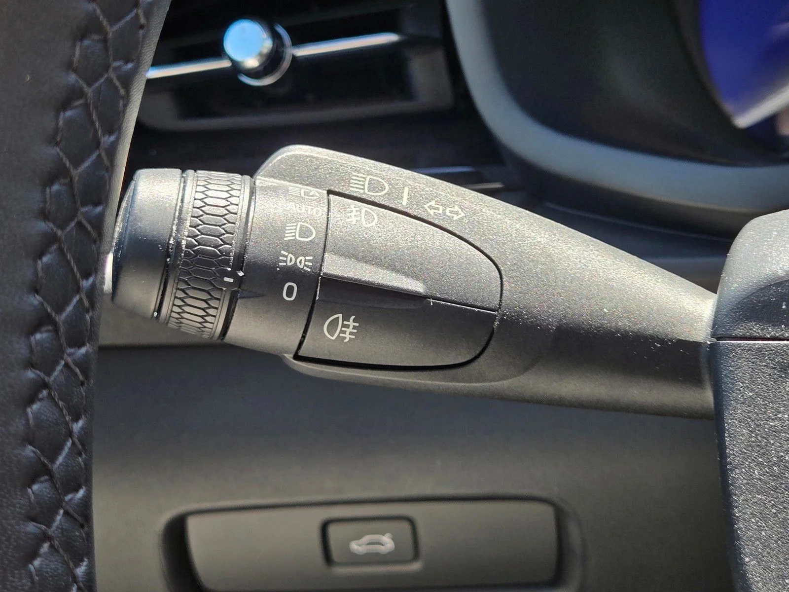 Used 2024 White Polestar Long Range Dual Motor image 21