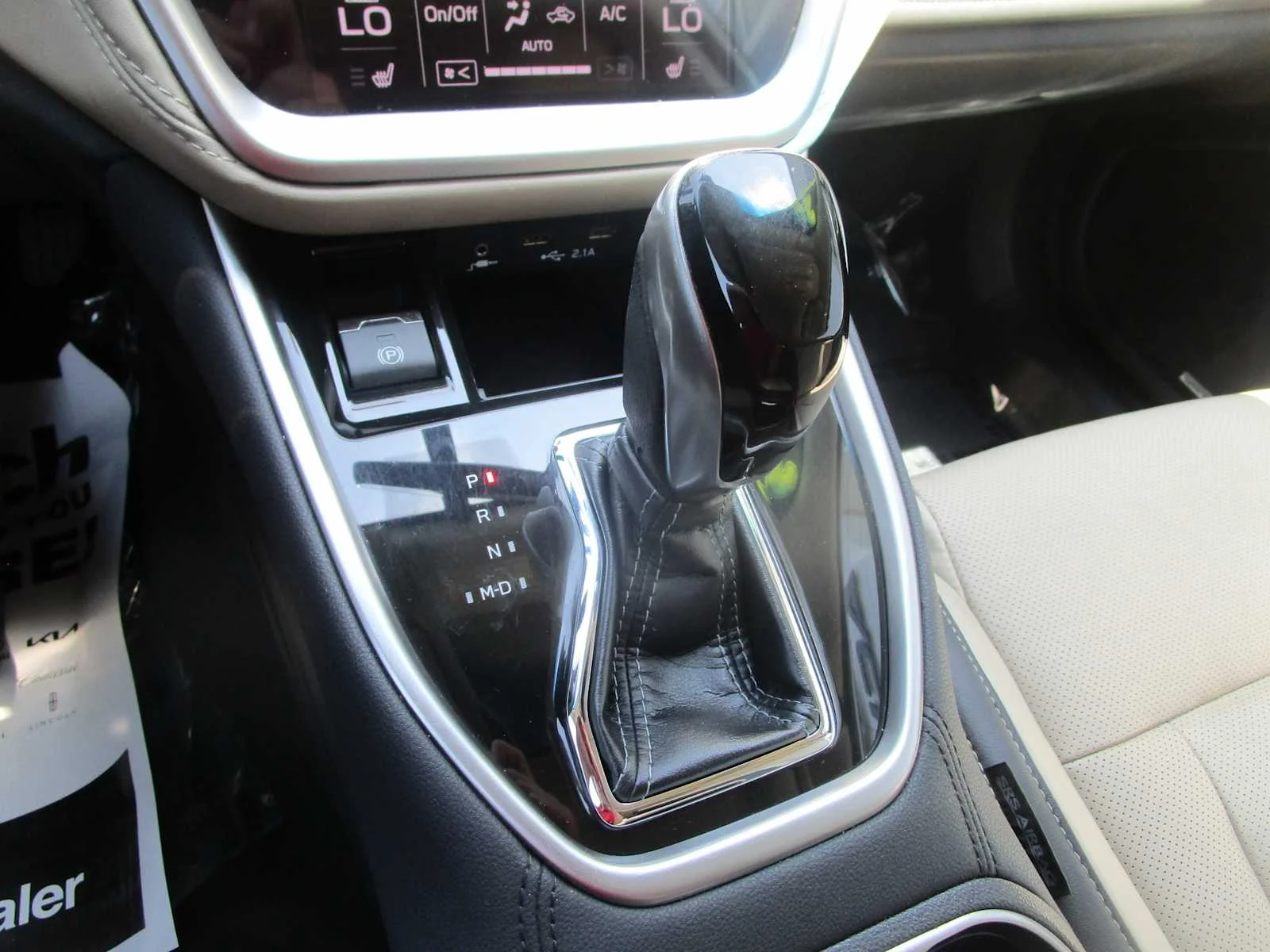 Used 2020 Crystal White Pearl Subaru Limited image 21
