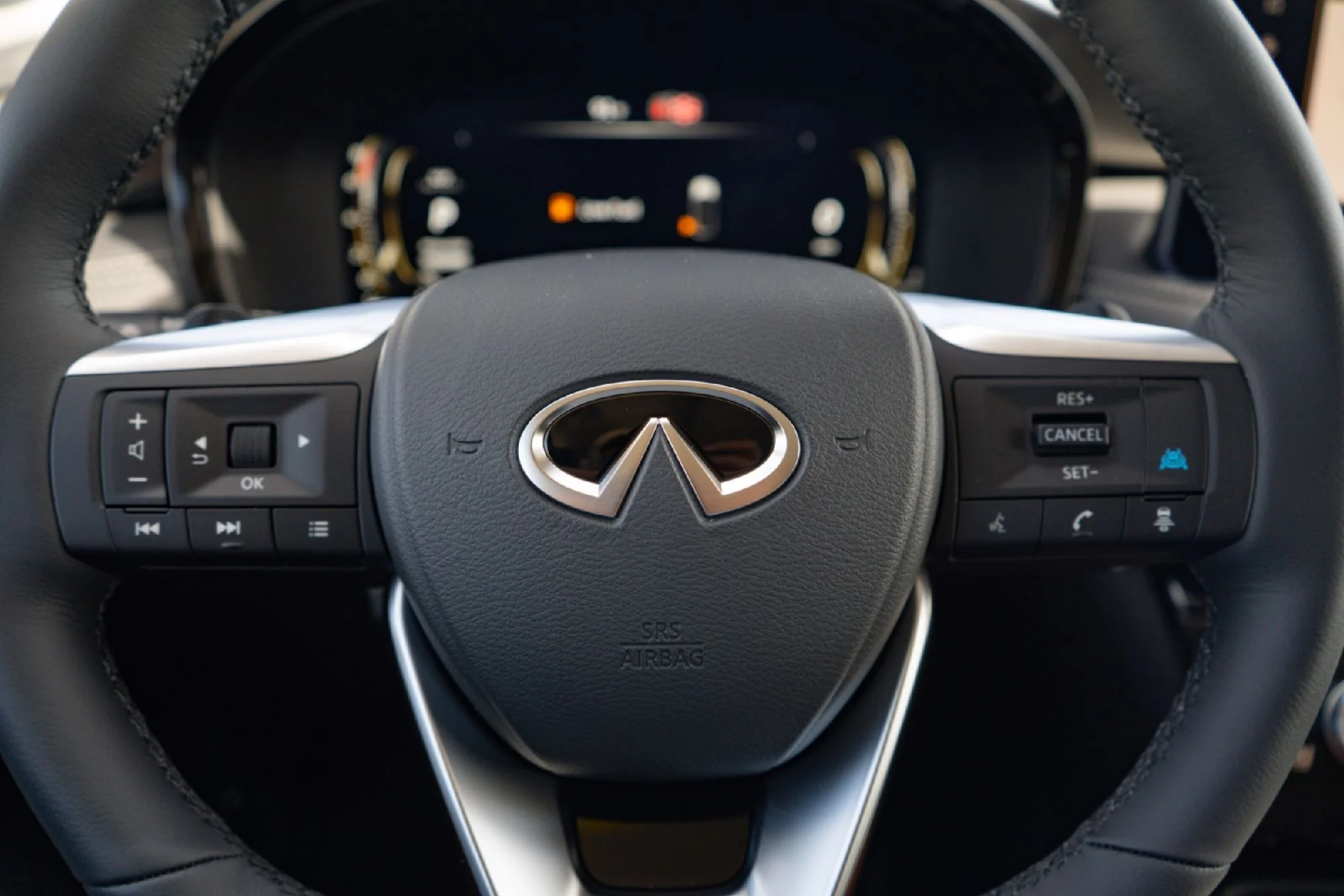 New 2027 HARBOR GRAY INFINITI Luxe FWD image 10