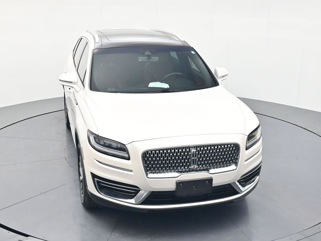 Used 2019 White Platinum Clearcoat Metallic Lincoln Reserve image 37