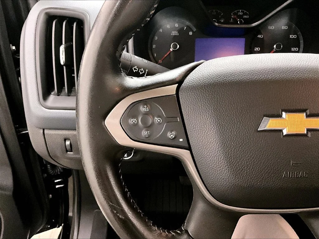 Used 2020 Black Chevrolet Z71 image 12