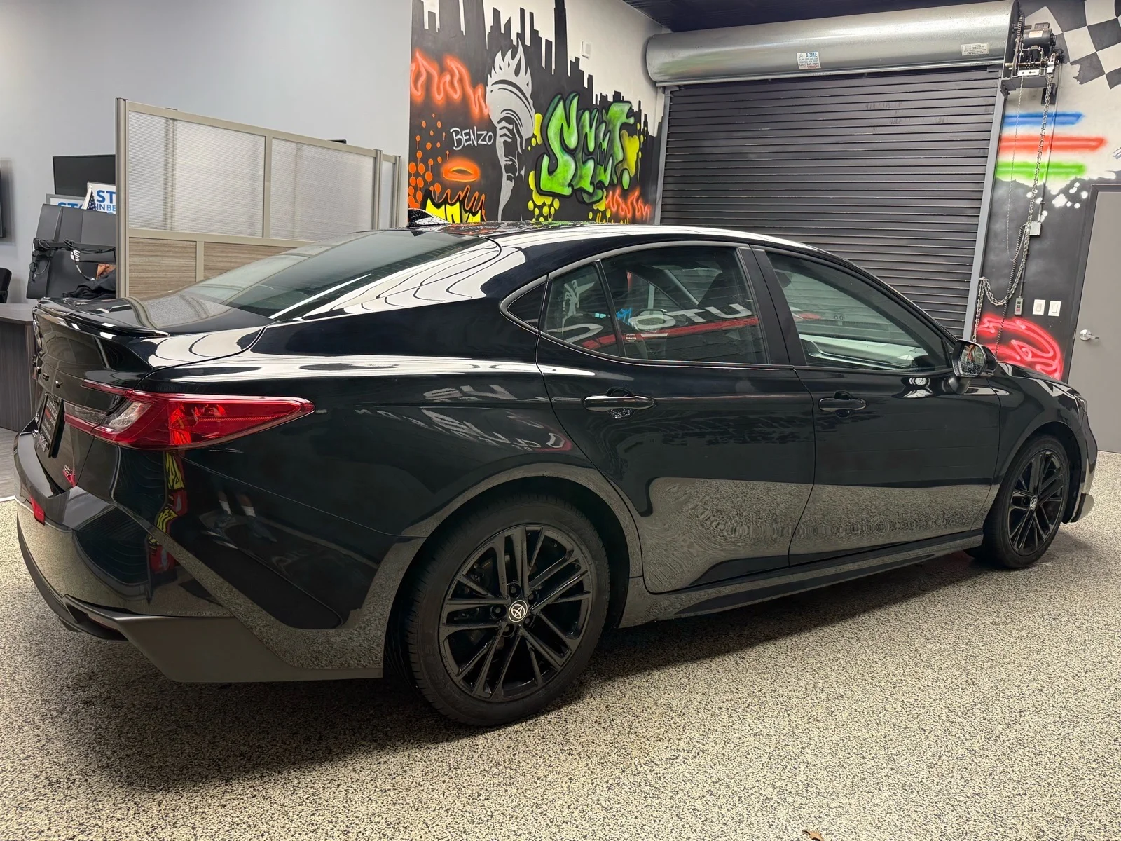 Used 2025 Midnight Black Metallic (218) Toyota SE image 6