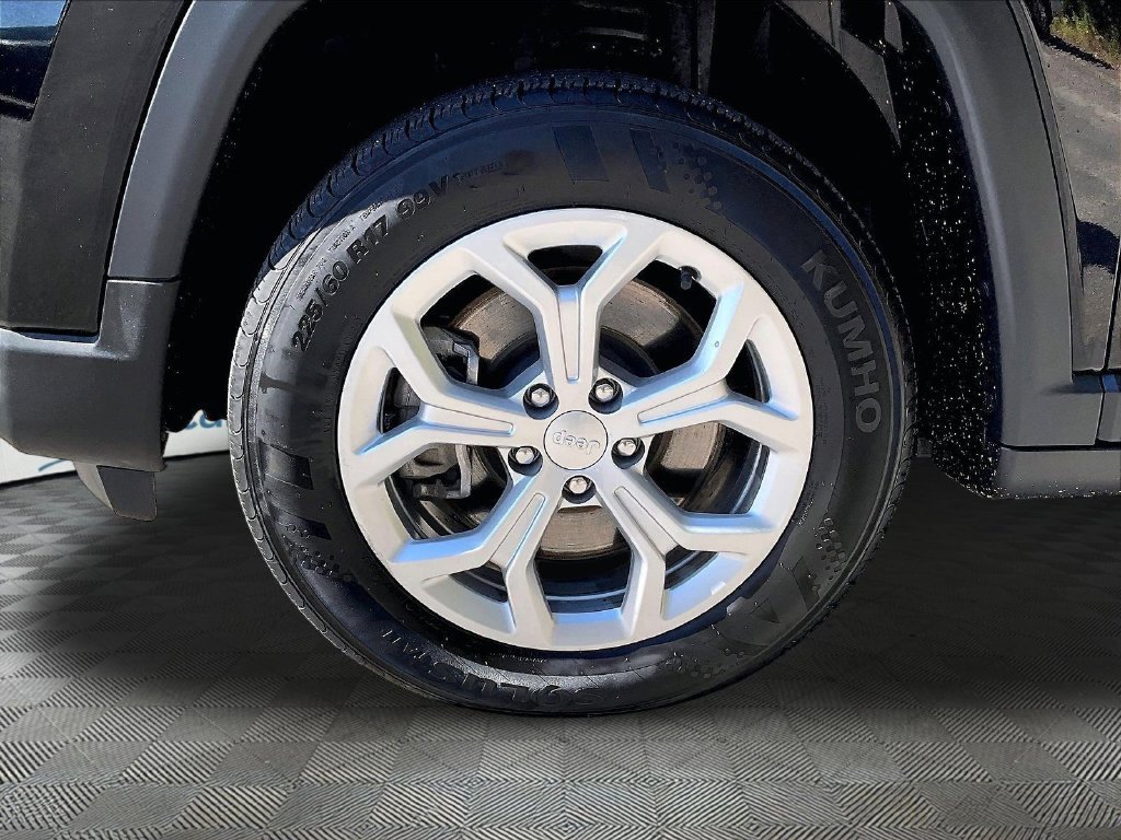 Used 2024 Black Jeep Latitude image 22