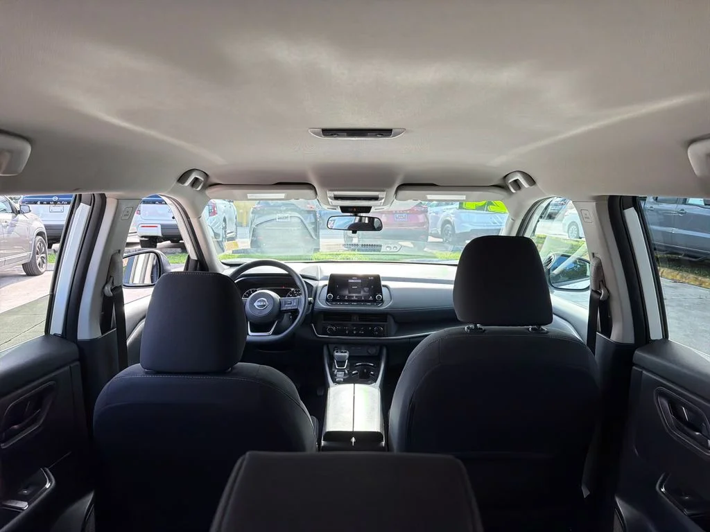 Certified Used 2024 White Nissan S image 31