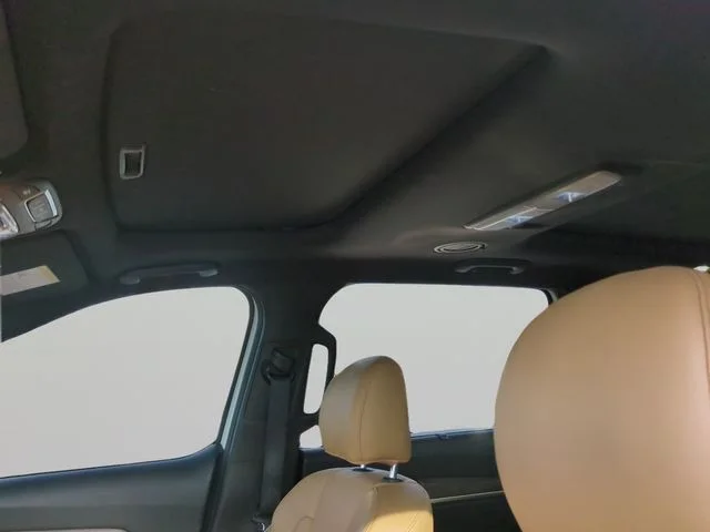 Used 2020 White Kia SX image 21