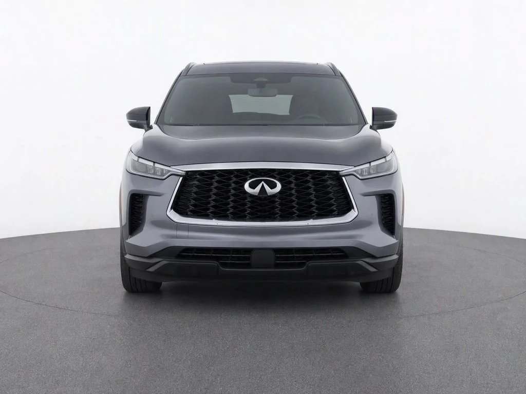 Used 2024 Silver INFINITI LUXE image 5