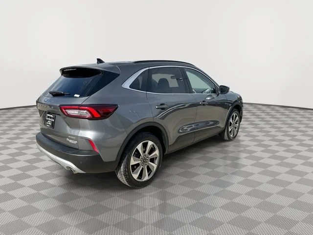 Used 2025 Gray Ford Platinum image 9