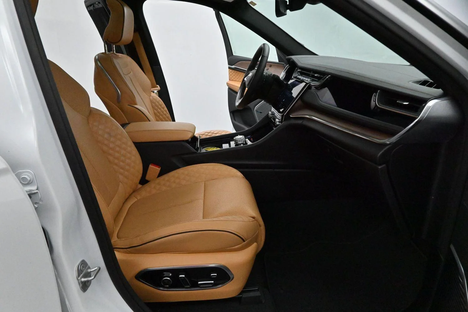 Used 2022 White Jeep Summit image 35