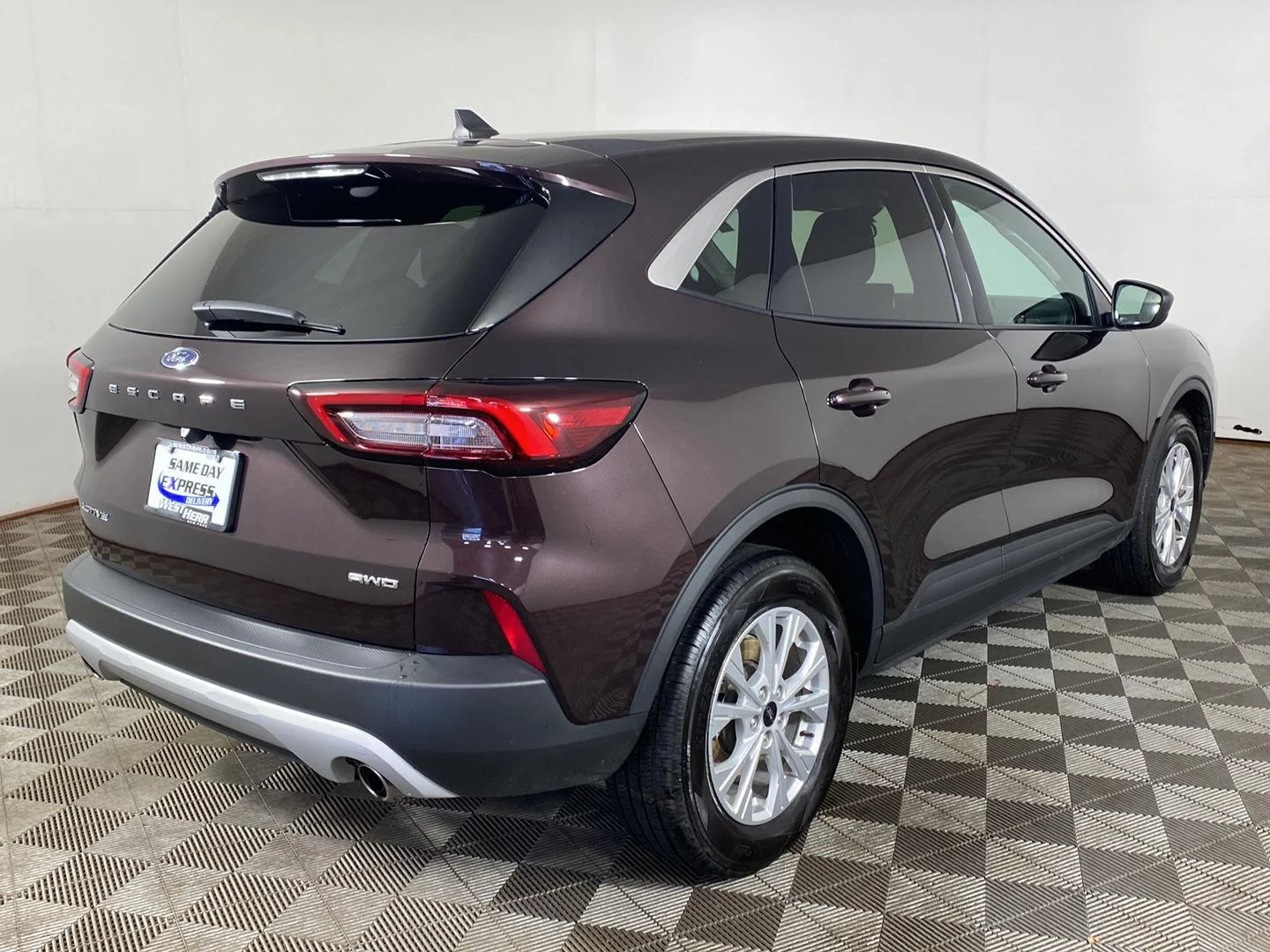 Used 2023 Cinnabar Red Ford Active image 24