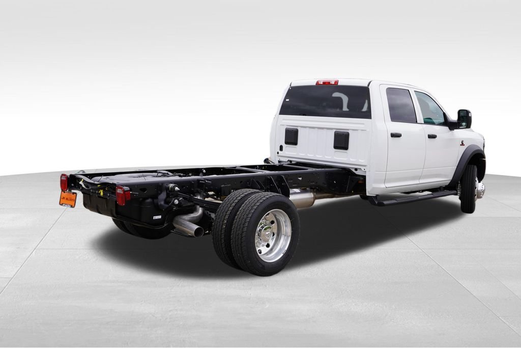 New 2026 Bright White Clear-Coat Exterior Paint RAM Tradesman image 3