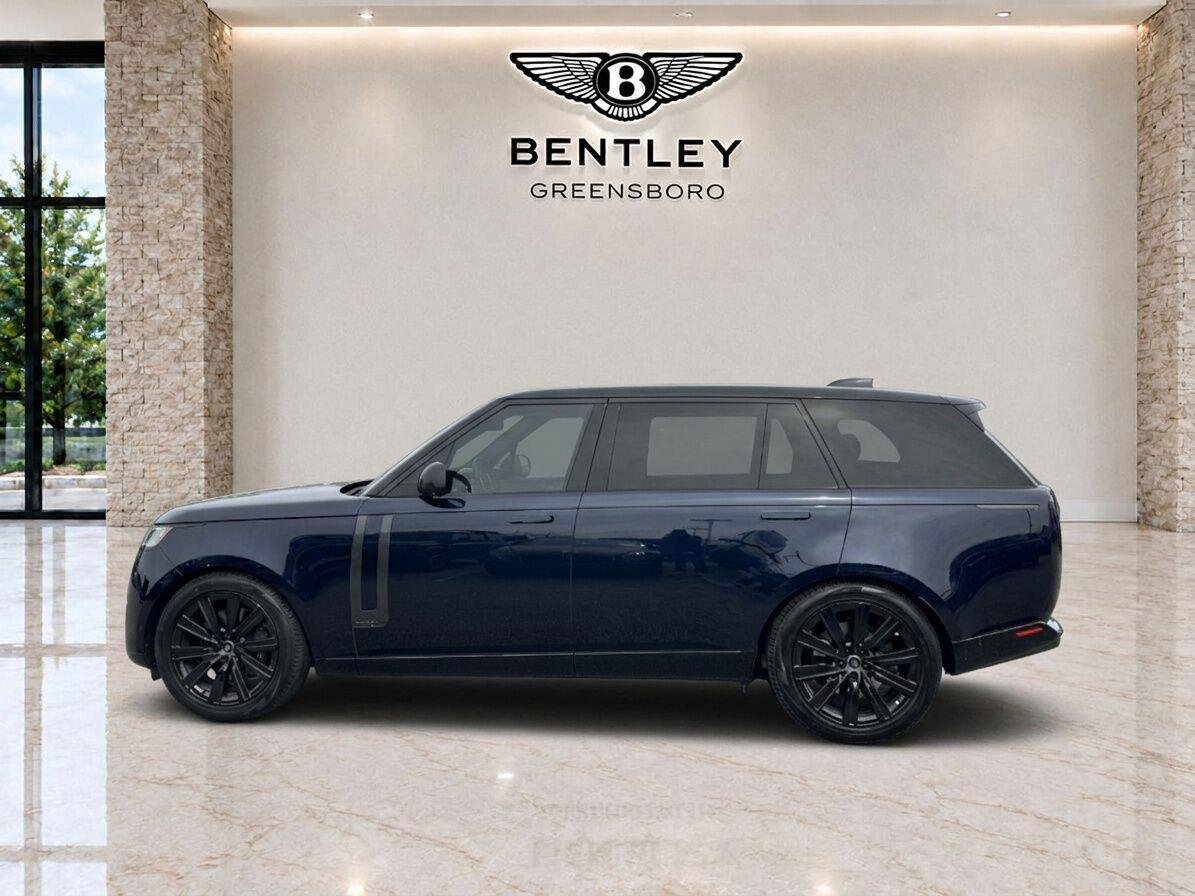 Used 2023 Portofino Blue Metallic Land Rover Autobiography image 2