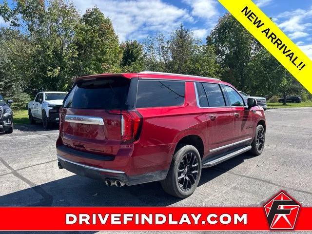 Used 2023  GMC Denali image 9