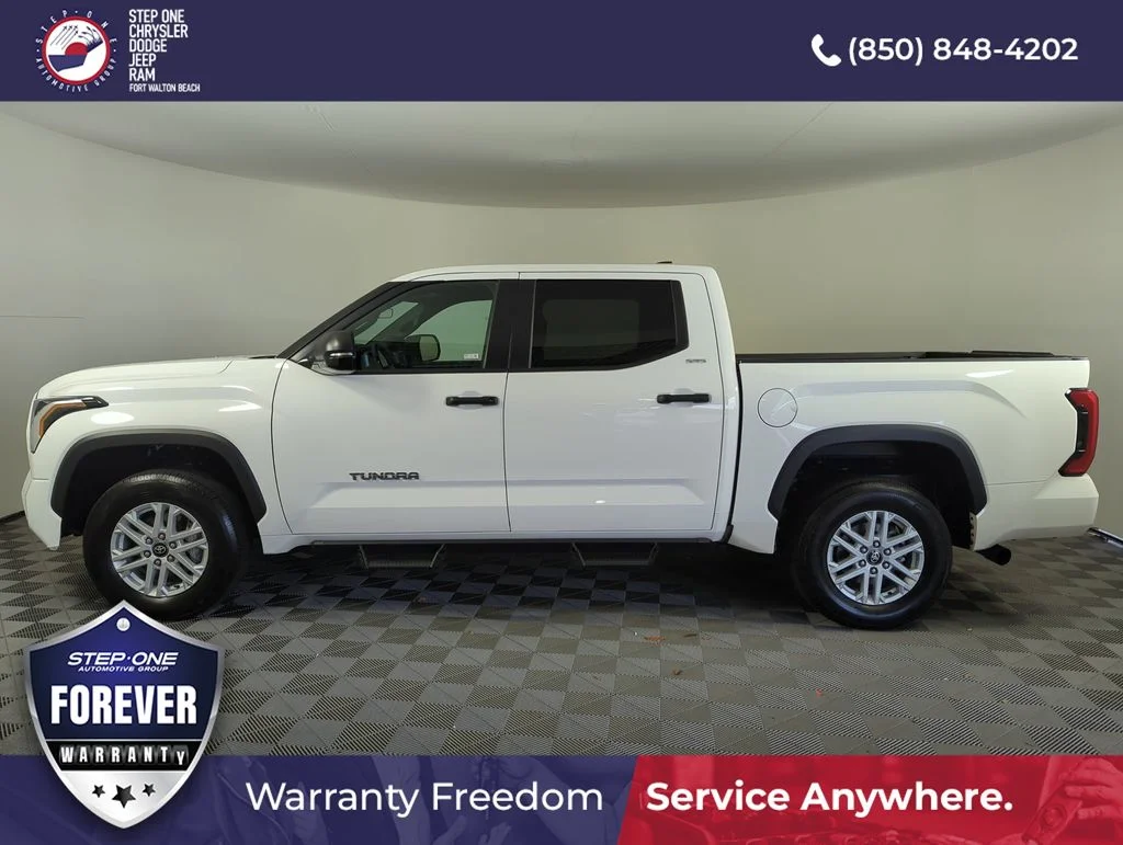 Used 2025 White Toyota SR5 image 3