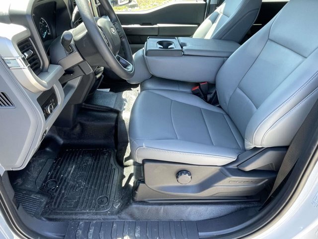 New 2026 Oxford White Ford XL image 17