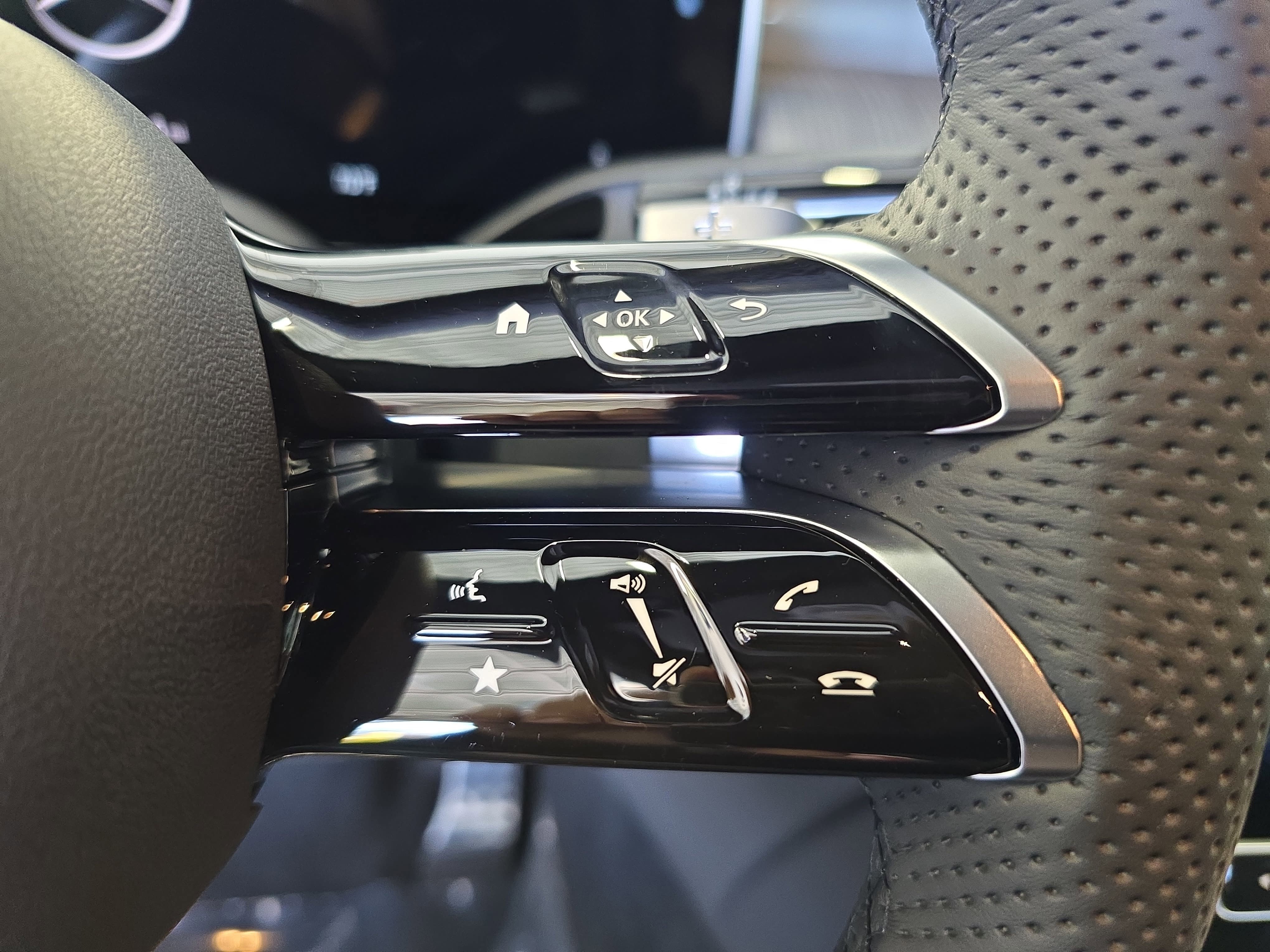 New 2026 Graphite Grey Metallic Mercedes-Benz GLC300 image 20