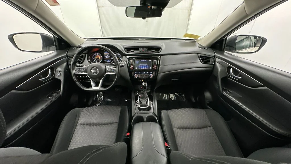 Used 2020 White Nissan SV image 30
