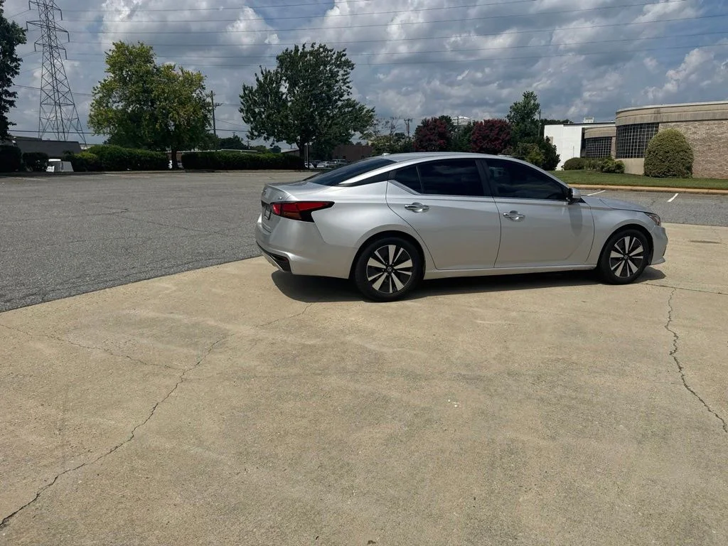 Used 2021 Silver Nissan 2.5 SV image 12