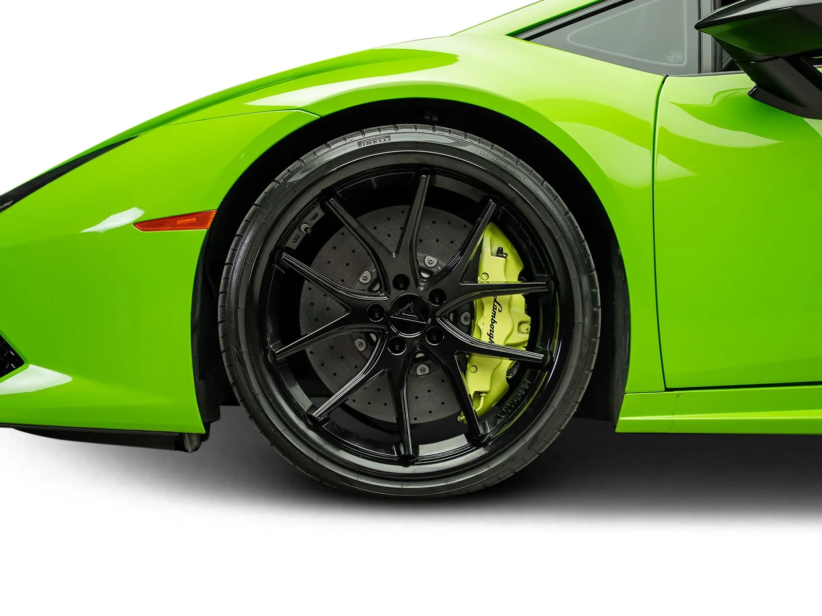 Used 2015 Green Lamborghini LP610-4 image 20