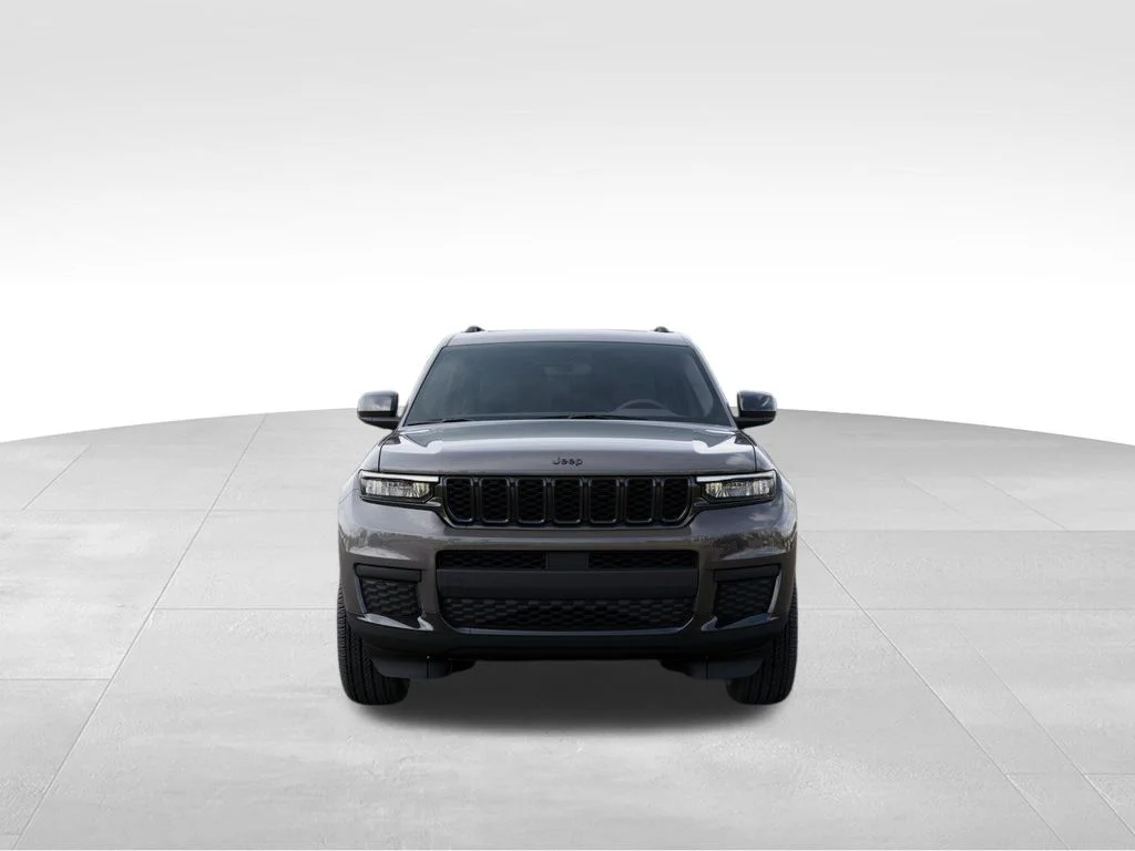 Used 2025 Gray Jeep Altitude X image 7