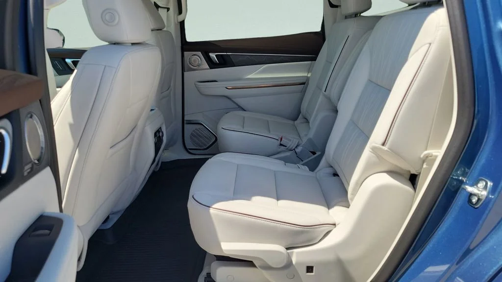 New 2026 Ocean Blue Metallic Buick Avenir image 13
