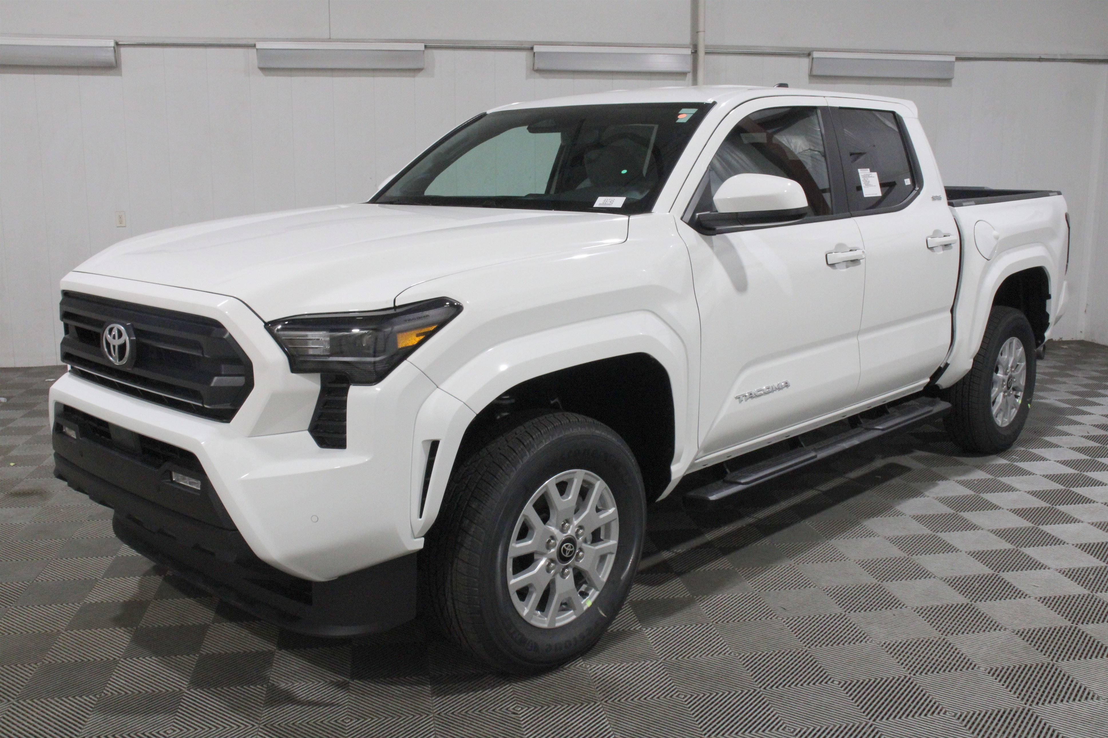 2026 Toyota Tacoma SR5 - Photo 37