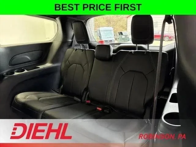 2026 Chrysler Pacifica Select - Photo 17