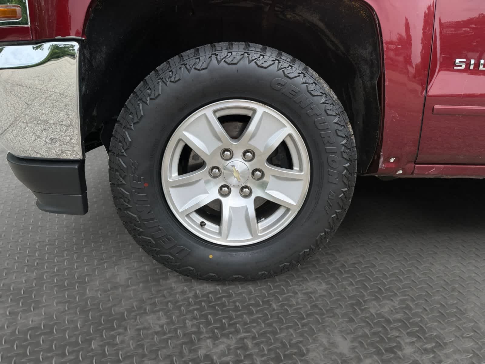 Used 2017 Siren Red Tintcoat Chevrolet LT image 9