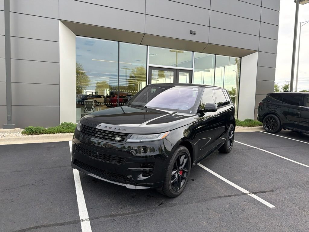 Used 2023 Black Land Rover First Edition image 1
