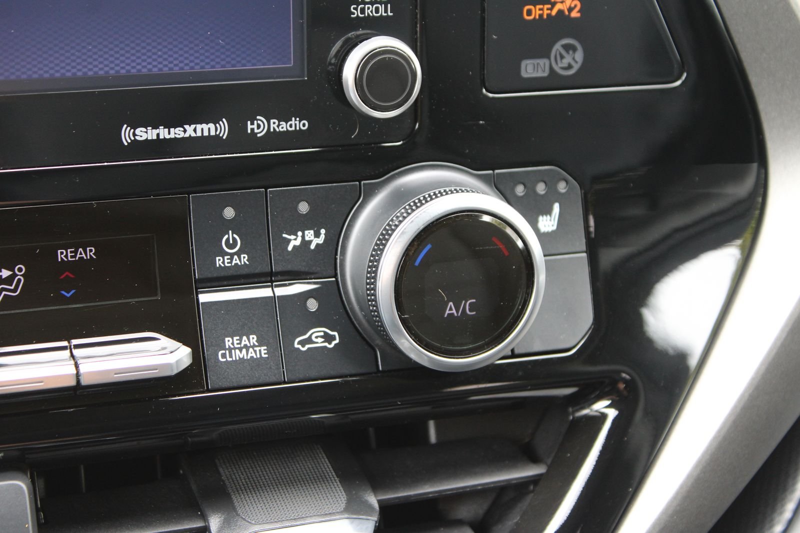 Used 2022 Black Toyota XLE image 33