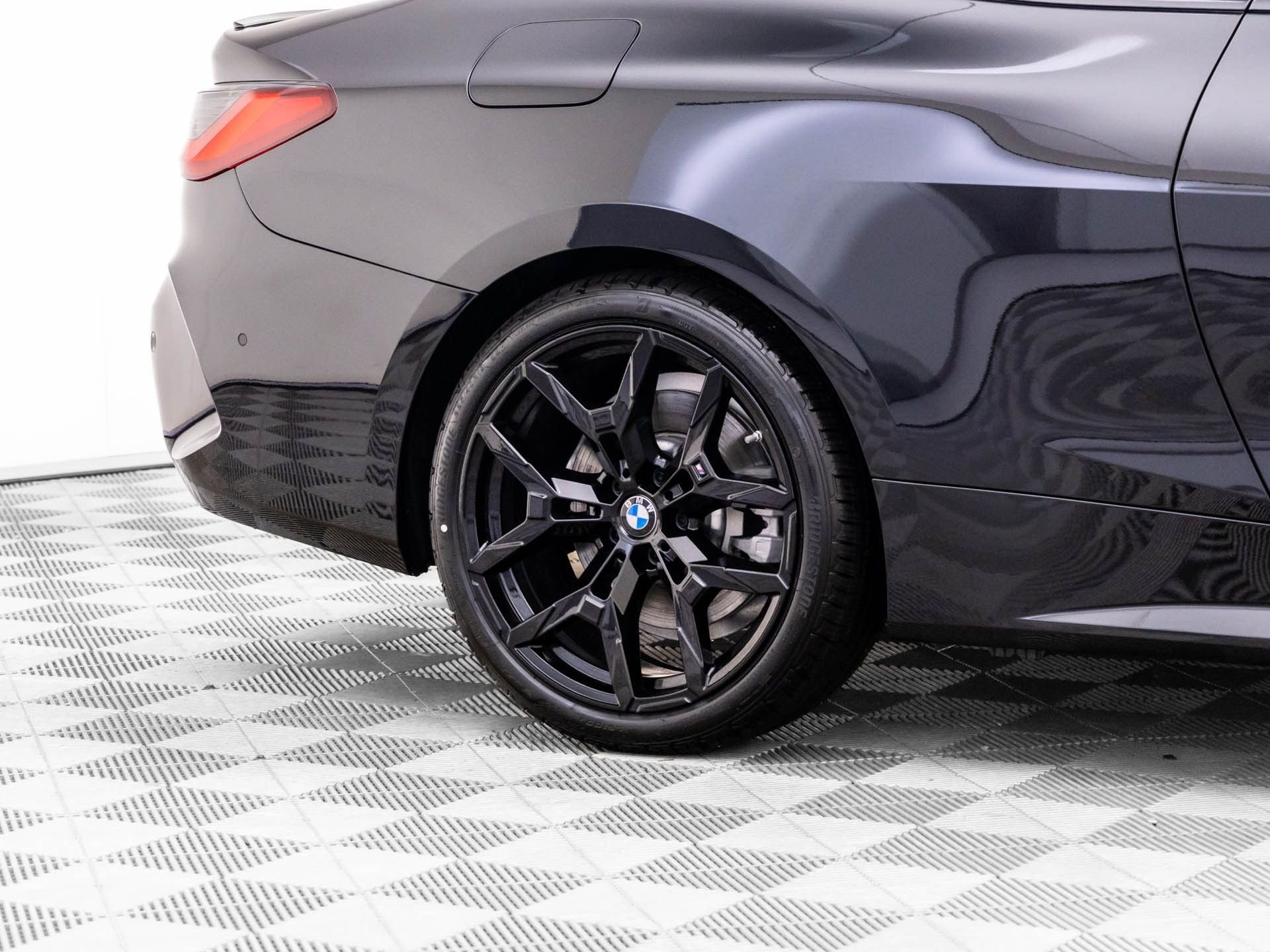 New 2026 Black Sapphire Metallic BMW 430i xDrive image 36
