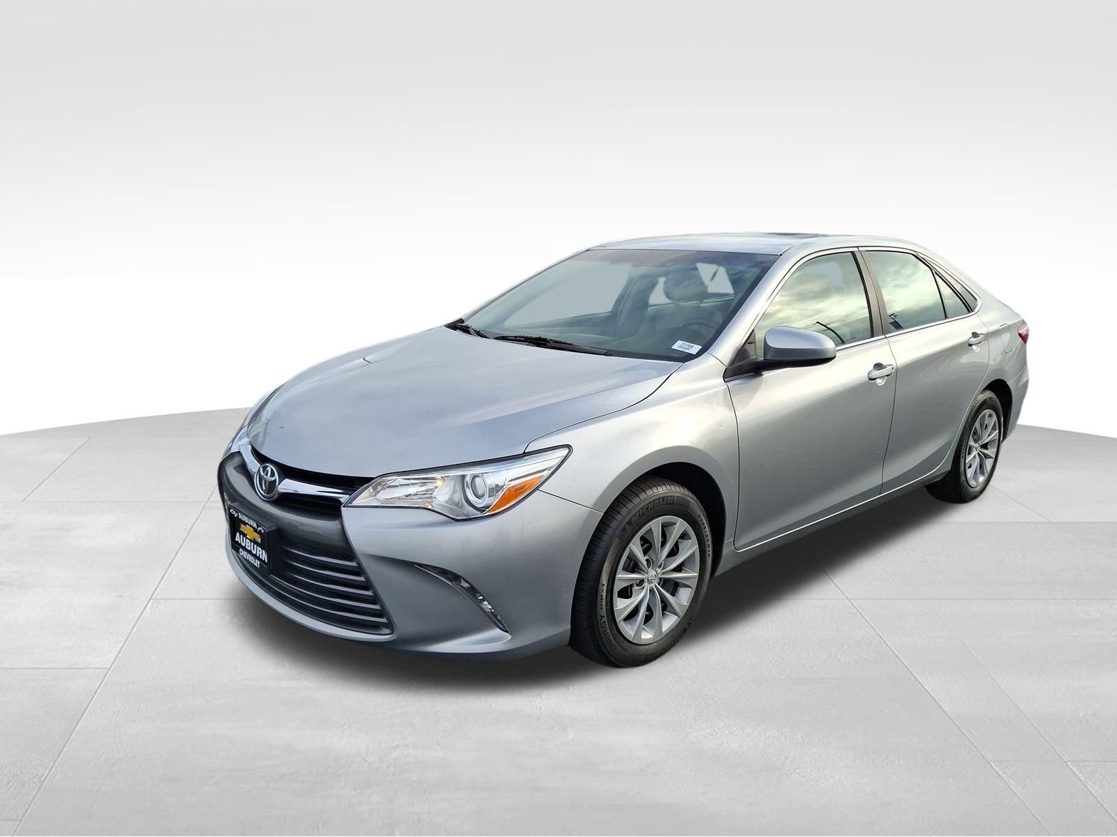 2017 Toyota Camry LE - Photo 8