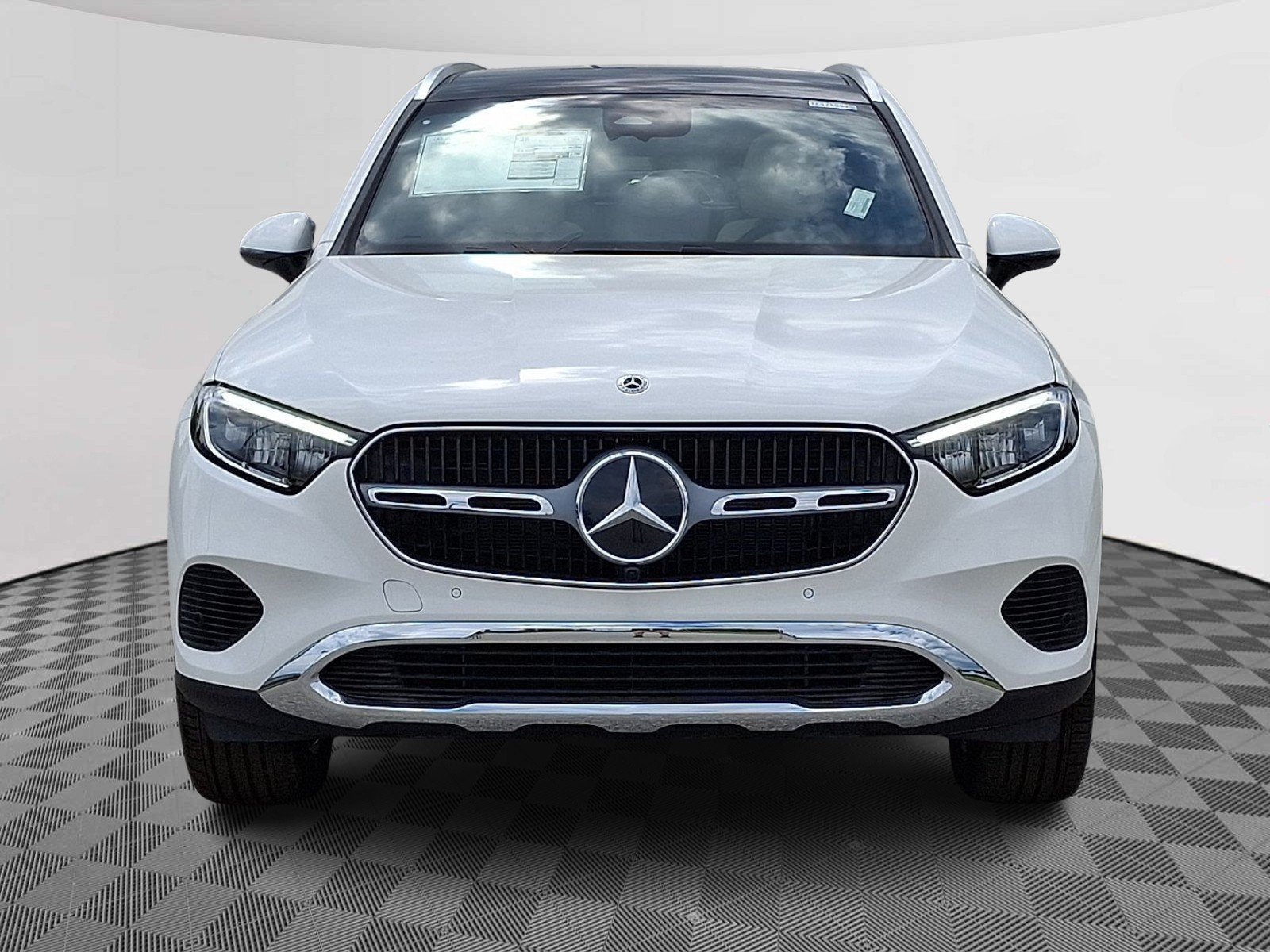 New 2026 Polar White Mercedes-Benz GLC 300 image 2