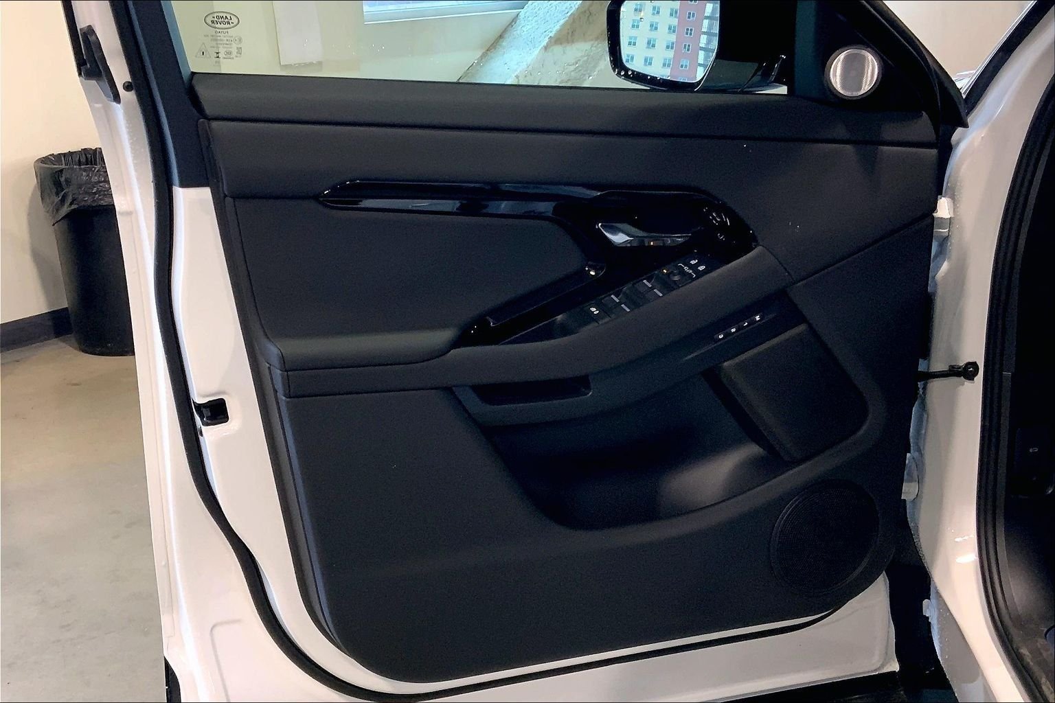 2026 Land Rover Range Rover Evoque Dynamic SE - Photo 10