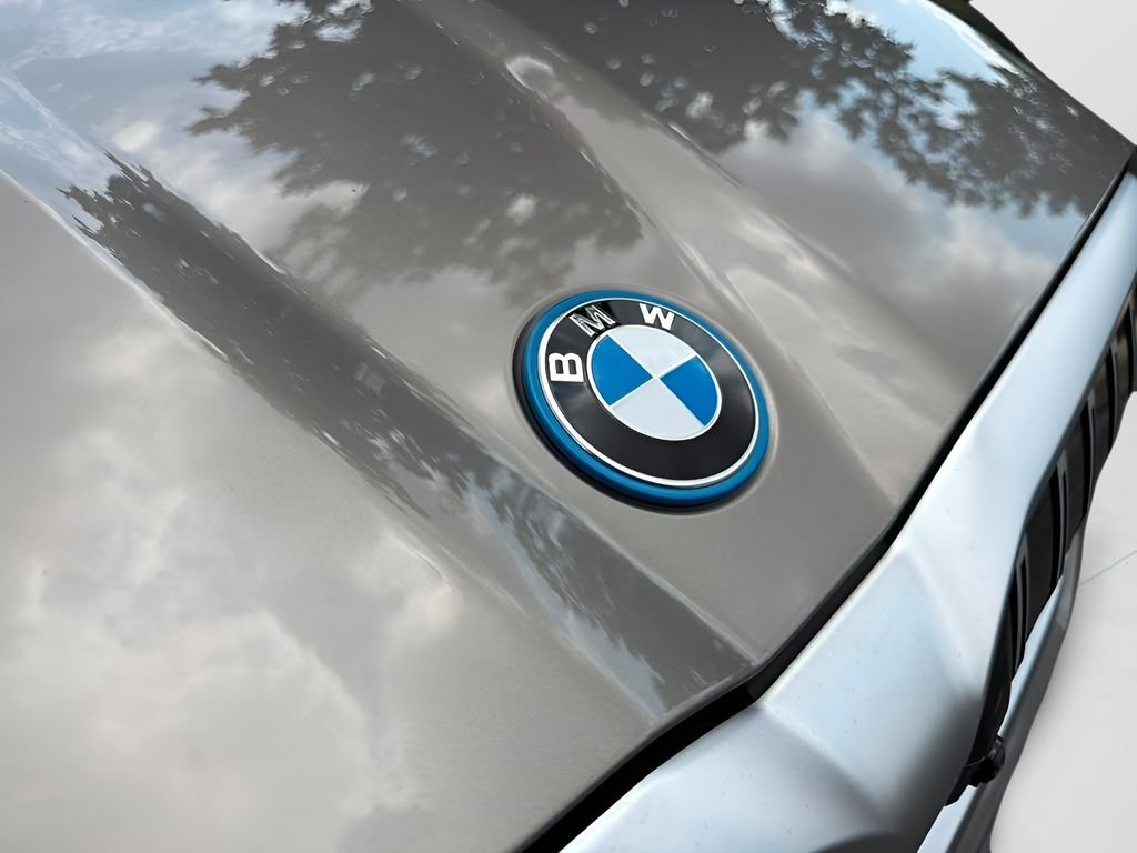 New 2027 Oxide Grey Metallic BMW xDrive40 image 27